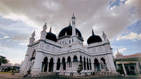  Zahir's Malaysian Melodies: A Cultural Extravaganza Under the Kuala Lumpur Sky!